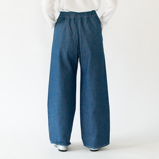 BLUE・身長162cm BLUE・身長162cm