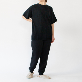 スウェットロングパンツとの組み合わせもおすすめです(M・身長162cm)
