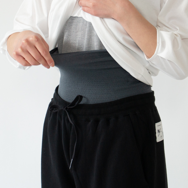 伸縮性のある柔らかな生地です