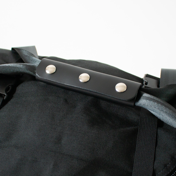 頑丈なつくりのハンドル(BLACK&BLACK )