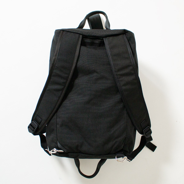 リュックにしたところ(BLACK&BLACK )