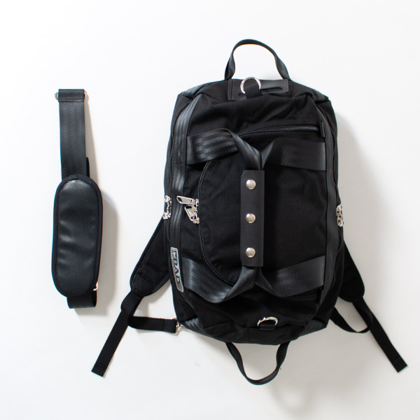 リュックにしたところ(BLACK&BLACK )