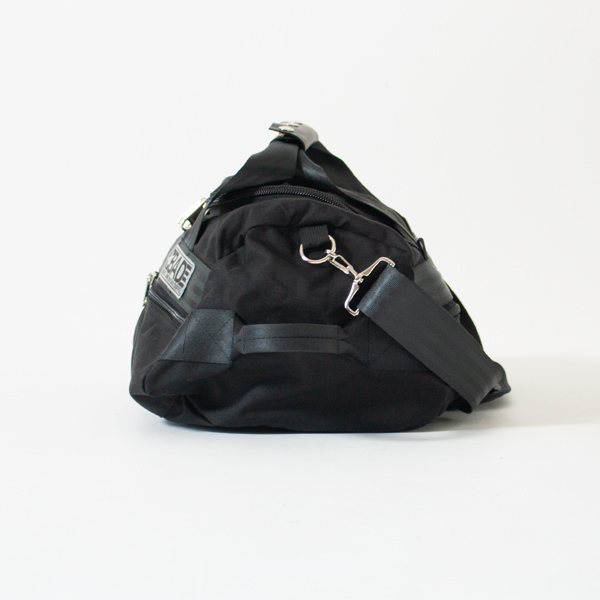 横から (BLACK&BLACK )