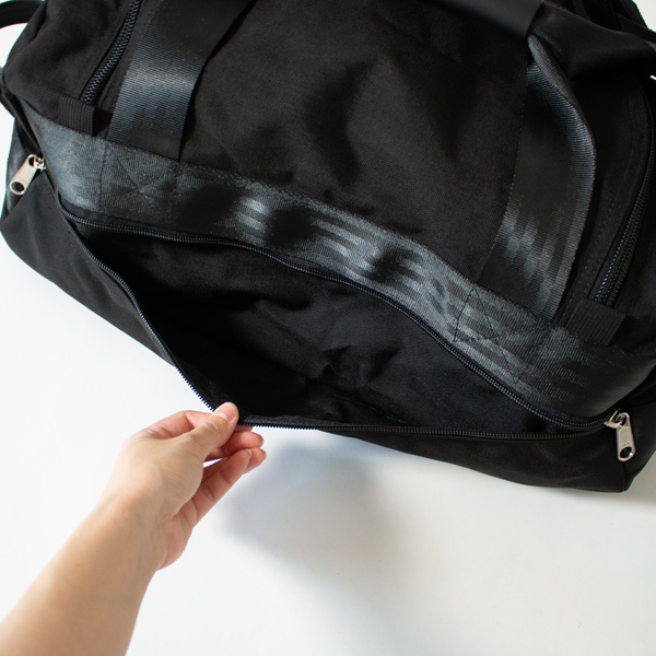 裏側のポケット (BLACK&BLACK )