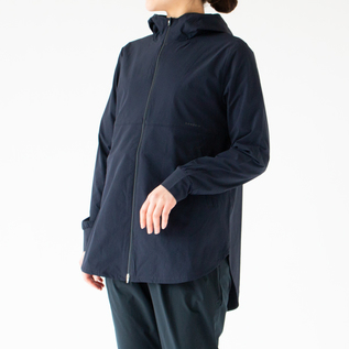 エッセンシャルフィットロングジャケット（UVカット）／DANSKIN