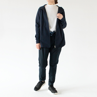 エッセンシャルフィットロングジャケット（UVカット）／DANSKIN