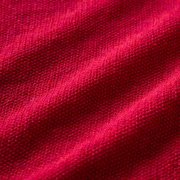 ピンクのニュアンスがある赤みのカラーです(PINK)