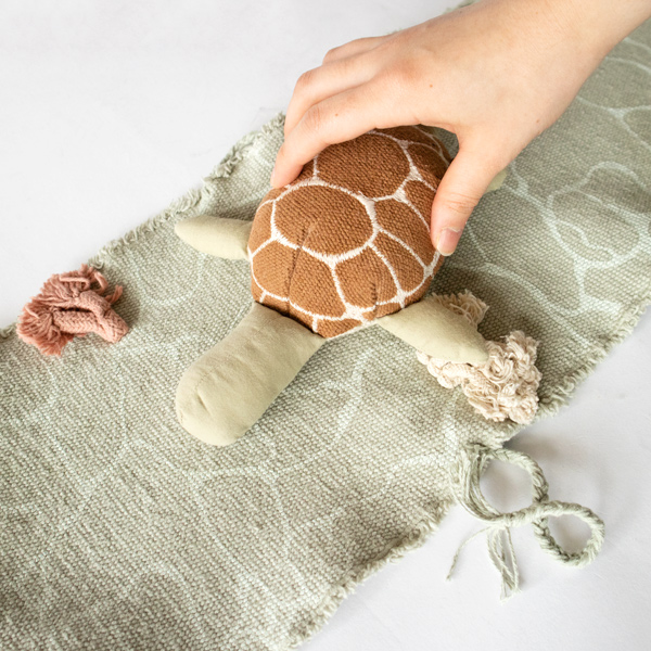 海を泳ぐ亀さん(UNDER THE SEA)