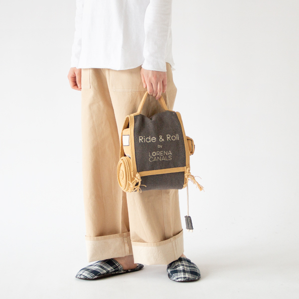 SCHOOL BUS・身長162cm SCHOOL BUS・身長162cm