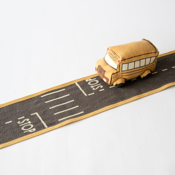 横断歩道で停車中(SCHOOL BUS) 横断歩道で停車中(SCHOOL BUS)