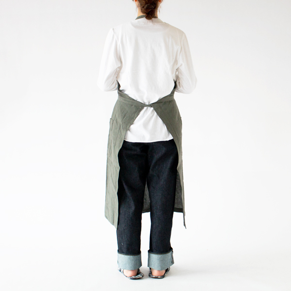 付属の首紐を取り付けてフルエプロンとして(KHAKI)