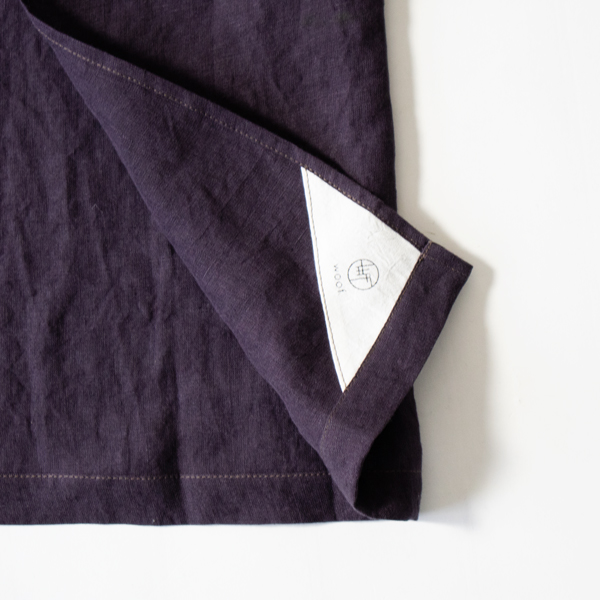 端にブランドタグが付けられています(PURPLE)