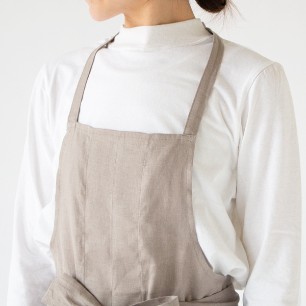 品よく着こなせるエプロンです(GREY)