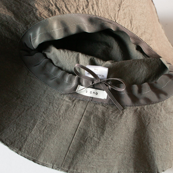 内側の紐で着用感を調節できます(別注DARK GREY)
