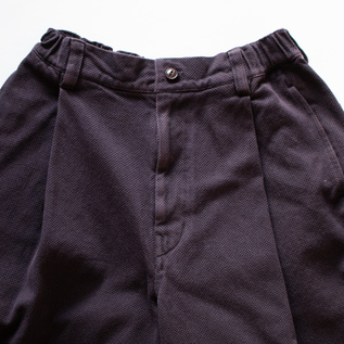 綿 刺子織 タックテーパードパンツ／FACTORY（ファクトリー）｜愛着を