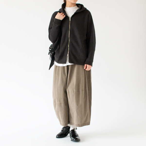 身長162cm・硫化ベージュ