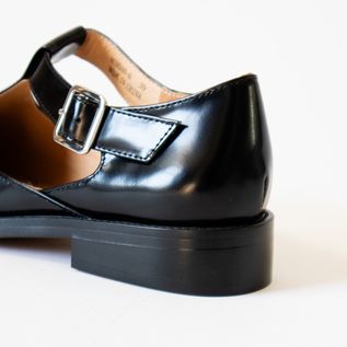 T-STRAP SHOES／ARTESANOS / Shop ZUTTO for the long lasting