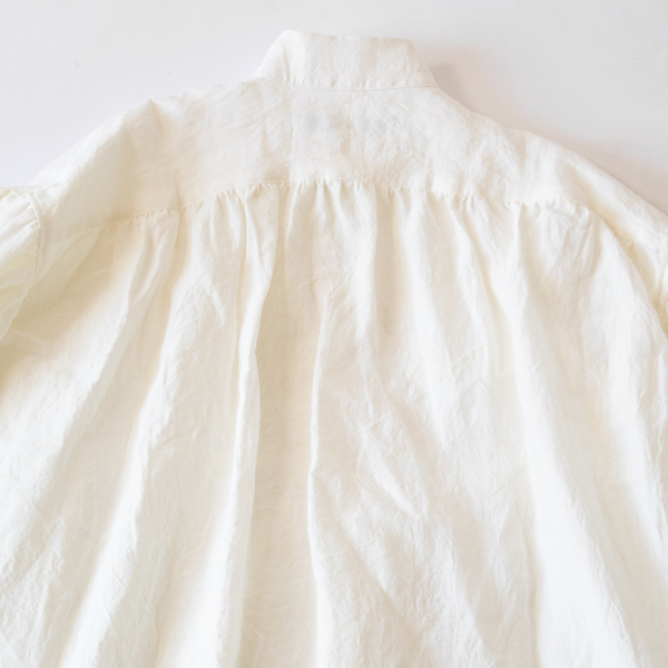 背中のギャザー(WHITE) 背中のギャザー(WHITE)