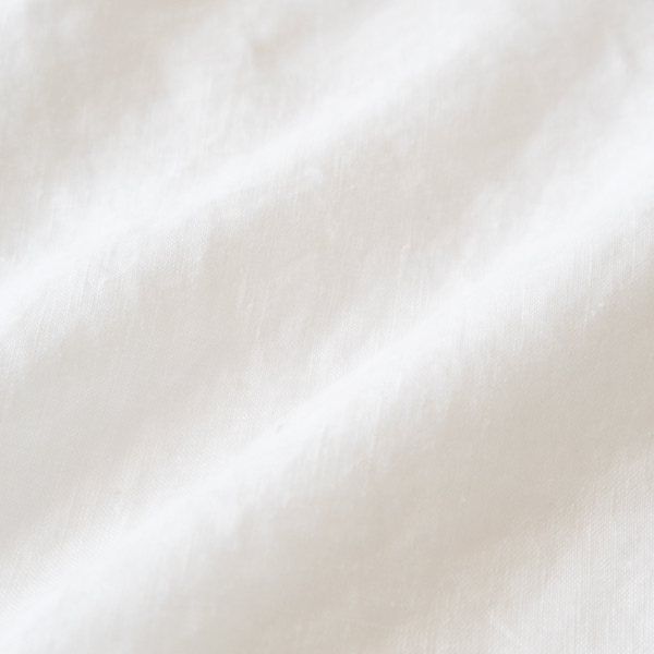 くたっとしたナチュラルなシワ感が魅力(WHT)