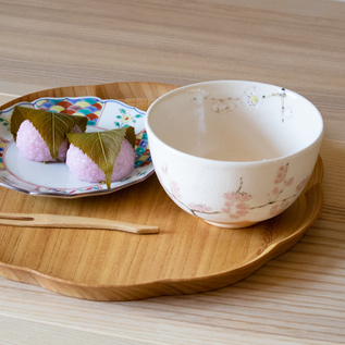 抹茶碗 紅白枝梅／西川貞三郎商店（にしかわていざぶろうしょうてん