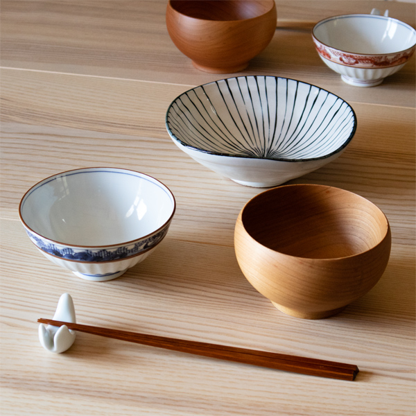 食卓に彩りを添えてくれる組飯碗