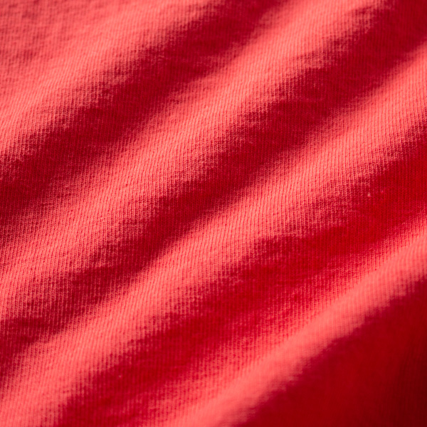 古着のようなくすみのあるRED