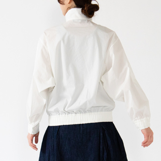 WHITE・身長162cm WHITE・身長162cm