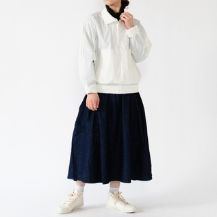 WHITE・身長162cm WHITE・身長162cm