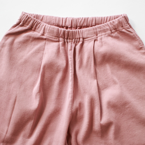 リラックスして着られるウエストゴム仕様(PINK)