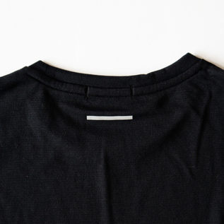 背面(BLACK)