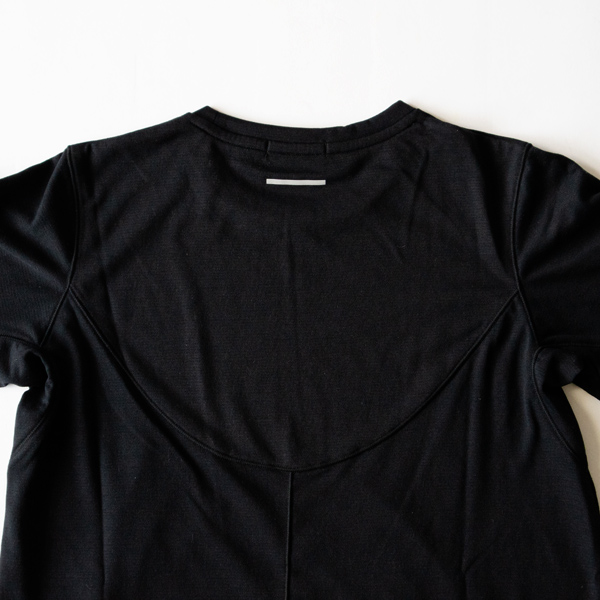 背面(BLACK)