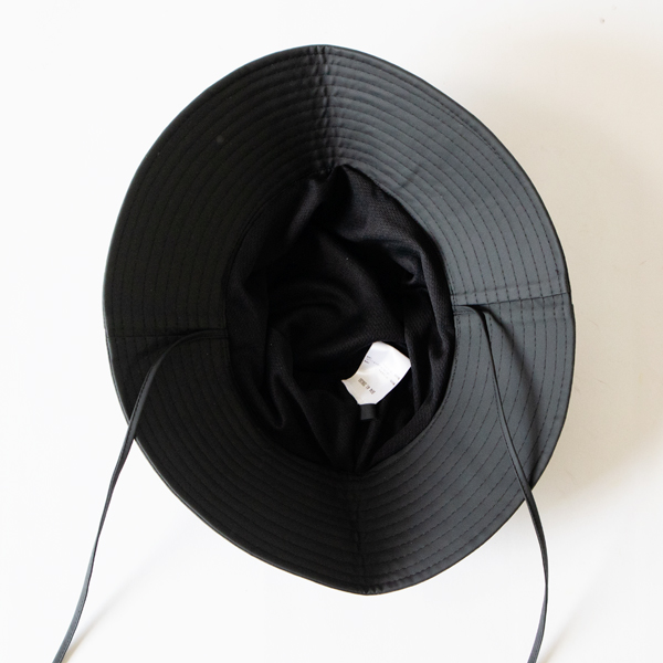 内側(01 Black)