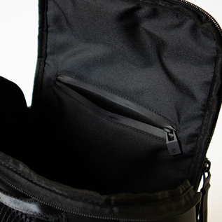 ファスナーポケットつき(01 Black) ファスナーポケットつき(01 Black)