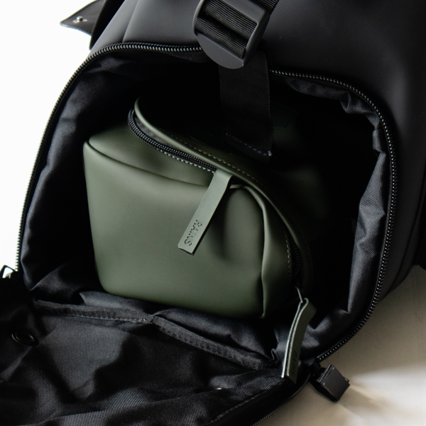 同シリーズのTexel Kit Bag Largeのサイドに入れて(03 Green)