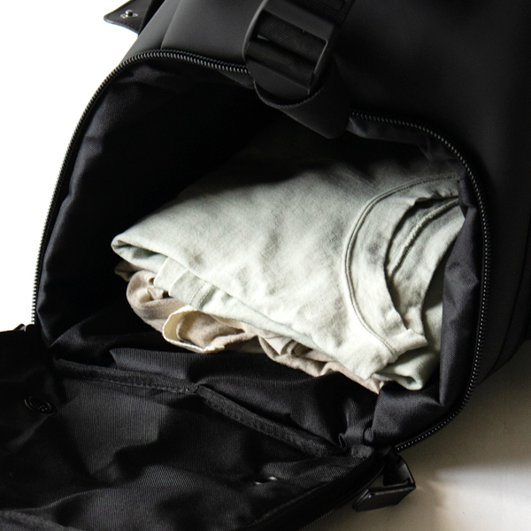 着用済みの服を入れたりと工夫次第(01 Black)