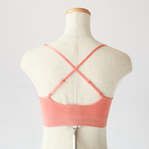 ストラップをクロスすることも可能です(OC) ストラップをクロスすることも可能です(OC)