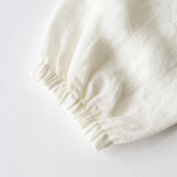 袖はゴムが入っています(OFF WHITE)