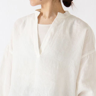 レイヤードを楽しめます(OFF WHITE) レイヤードを楽しめます(OFF WHITE)