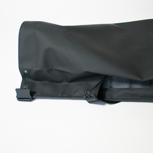 スナップボタンを開ければ口が大きく開きます(01 Black) スナップボタンを開ければ口が大きく開きます(01 Black)