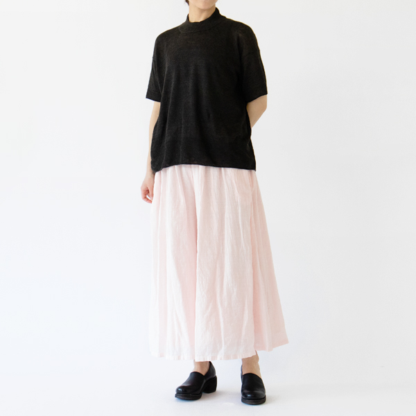 まるでロングスカートのようなシルエット（淡桜・身長162cm）