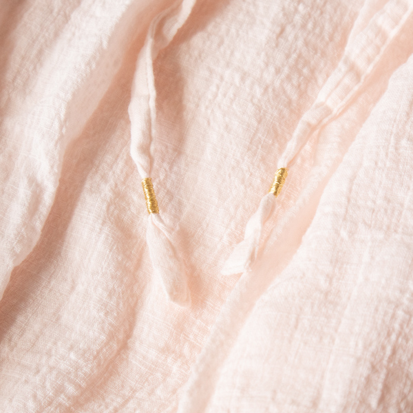 ウエスト紐に金色の刺繍（淡桜）