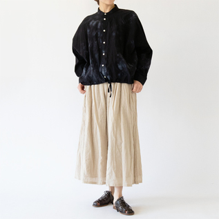 2枚仕立てだから淡いカラーでも透けが気になりません(利休白茶・身長162cm) 2枚仕立てだから淡いカラーでも透けが気になりません(利休白茶・身長162cm)