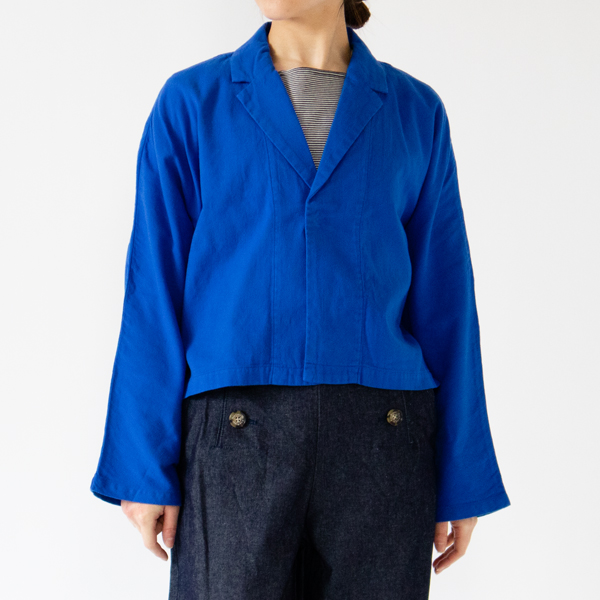 身長162cm、BLU