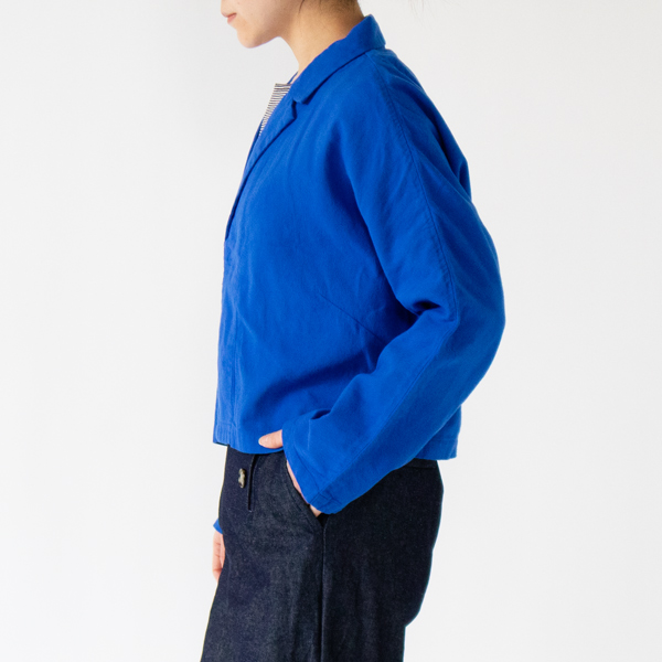 身長162cm、BLU