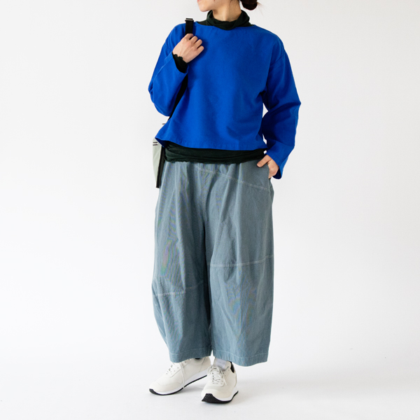 身長162cm、BLU