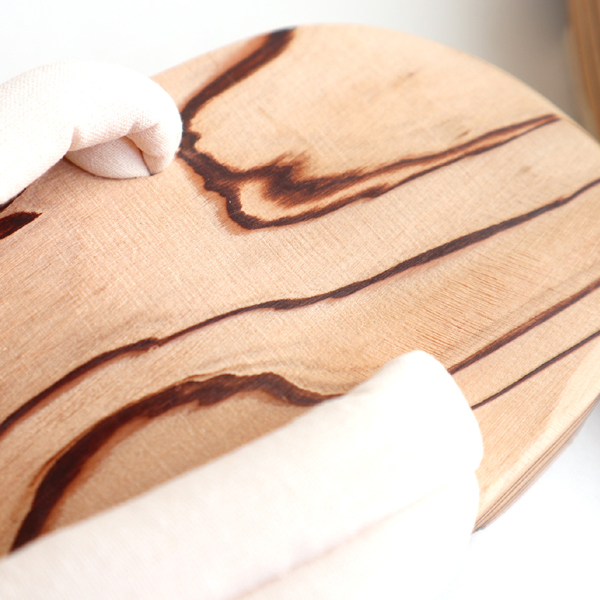 大分県日田市で採れた天然杉を使用