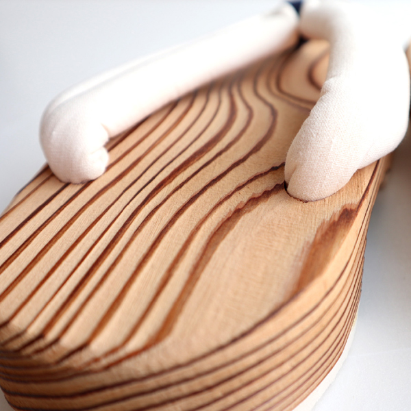 木目の出方は1点1点異なります。