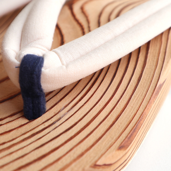 木目の出方は1点1点異なります。