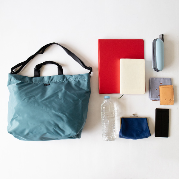 A4ファイルが収納可です(ANVIL BLUE)