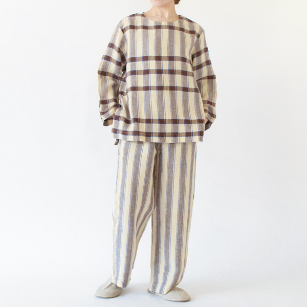 プルオーバー＋パンツ（身長：162cm）